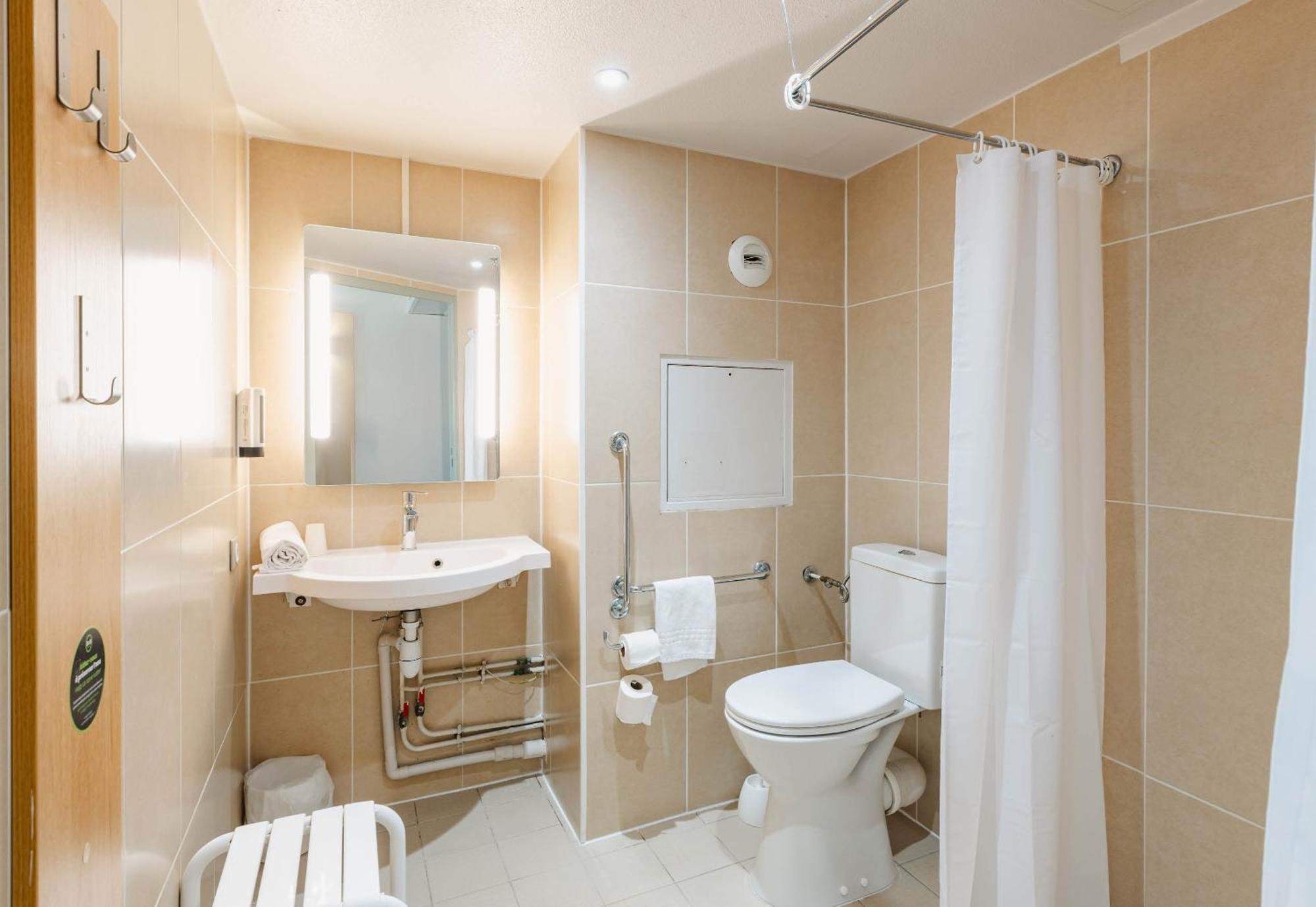 B&B Hotel Rennes Sud Chantepie Buitenkant foto